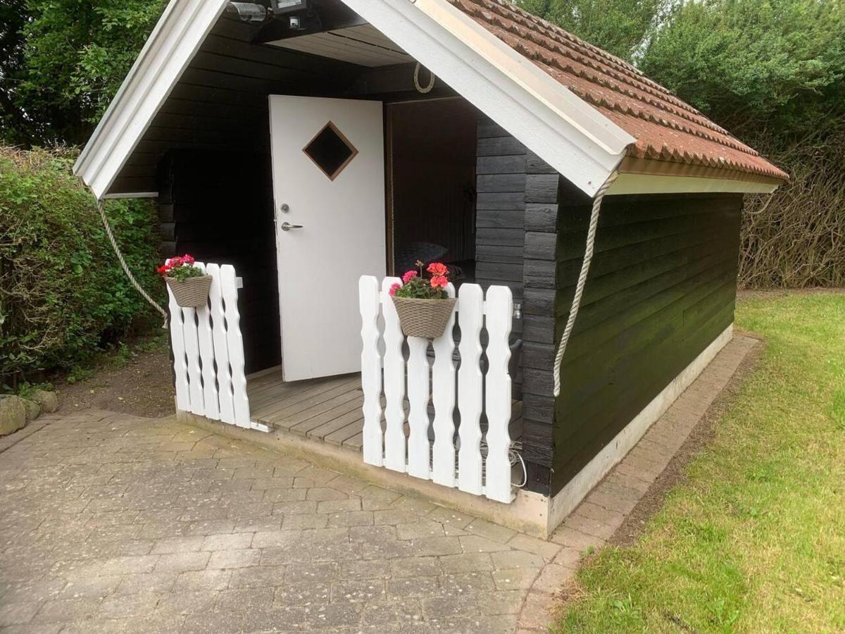Stunning Romantik Cabin Close To Baltic Sea Villa Idestrup Bagian luar foto